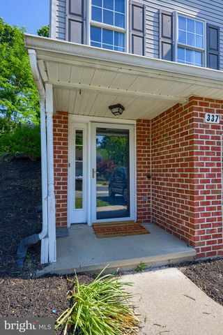 337 CROSSWINDS DR, Lititz, PA 17543
