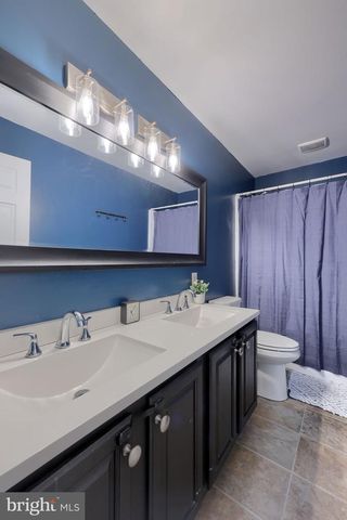 337 CROSSWINDS DR, Lititz, PA 17543