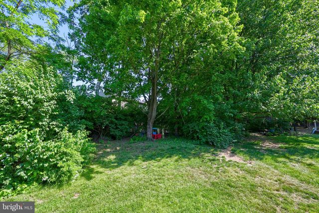 337 CROSSWINDS DR, Lititz, PA 17543