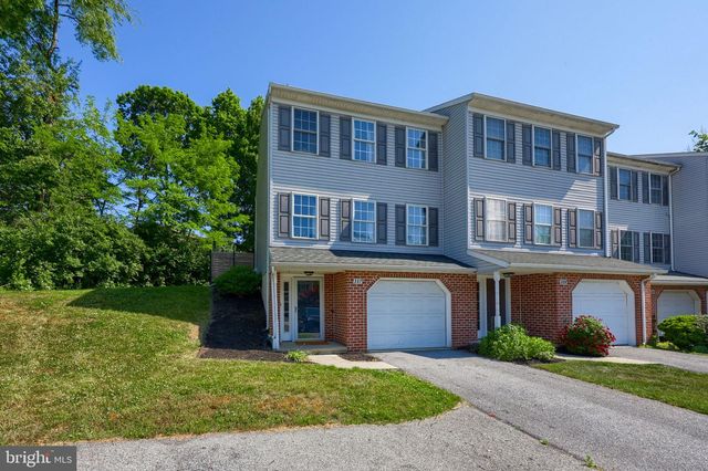 337 CROSSWINDS DR, Lititz, PA 17543