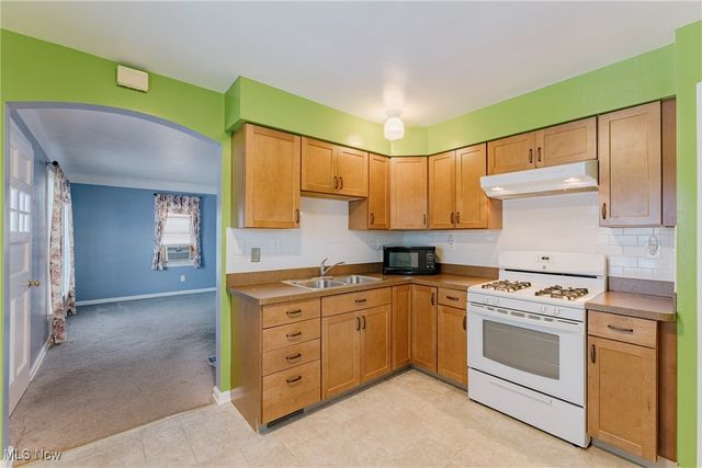 6903 Luelda Avenue, Parma, OH 44129