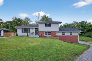 2311 Fairview Circle, Belleville, IL 62226