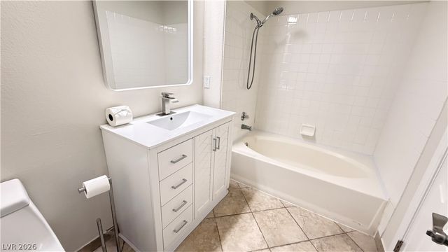 75 North Valle Verde Drive 1423, Henderson, NV 89074