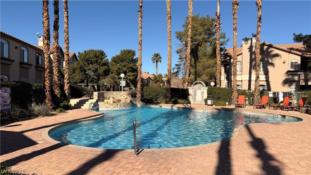 75 North Valle Verde Drive 1423, Henderson, NV 89074