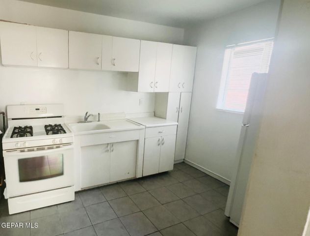 1707 N Stanton Street 4, El Paso, TX 79902