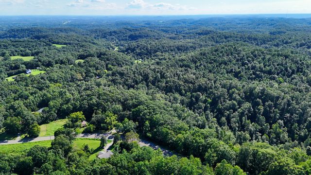 2 Lindsey Hollow Rd, Gallatin, TN 37066