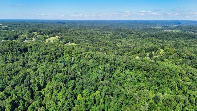 2 Lindsey Hollow Rd, Gallatin, TN 37066