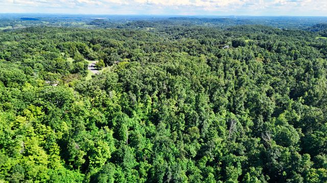 2 Lindsey Hollow Rd, Gallatin, TN 37066
