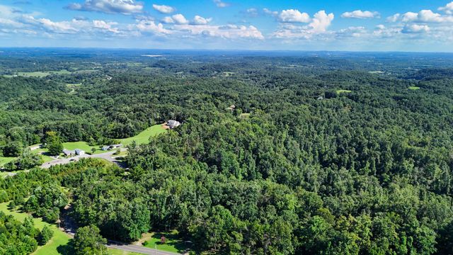 2 Lindsey Hollow Rd, Gallatin, TN 37066