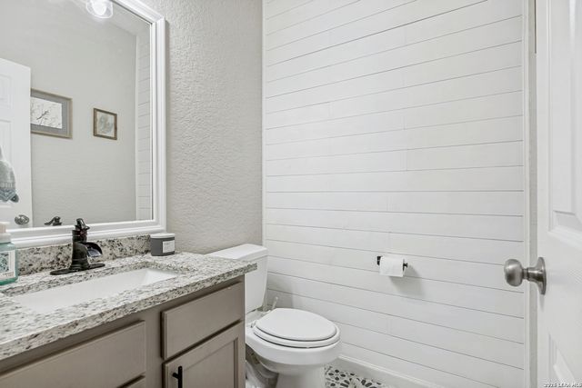 6925 Abbey Falls, San Antonio, TX 78249