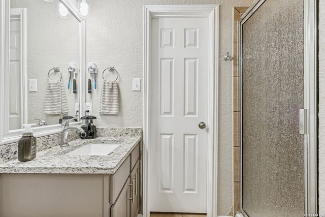 6925 Abbey Falls, San Antonio, TX 78249