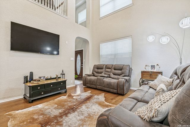 6925 Abbey Falls, San Antonio, TX 78249