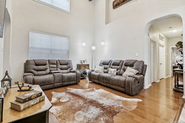 6925 Abbey Falls, San Antonio, TX 78249