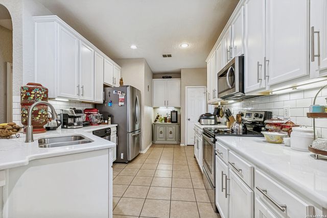 6925 Abbey Falls, San Antonio, TX 78249