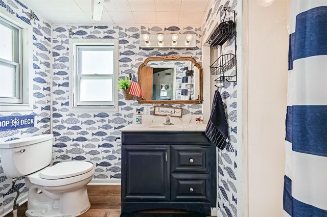 16519 Captain Kidd Road, Jamaica Beach, TX 77554