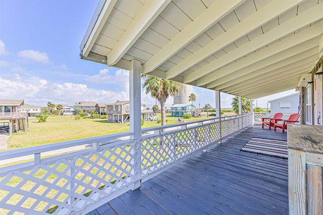 16519 Captain Kidd Road, Jamaica Beach, TX 77554