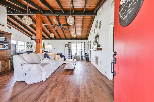 16519 Captain Kidd Road, Jamaica Beach, TX 77554