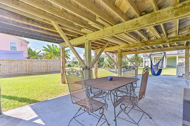 16519 Captain Kidd Road, Jamaica Beach, TX 77554
