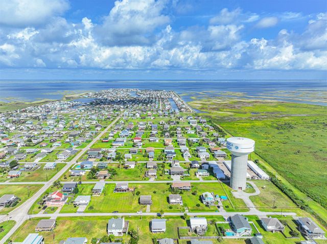 16519 Captain Kidd Road, Jamaica Beach, TX 77554