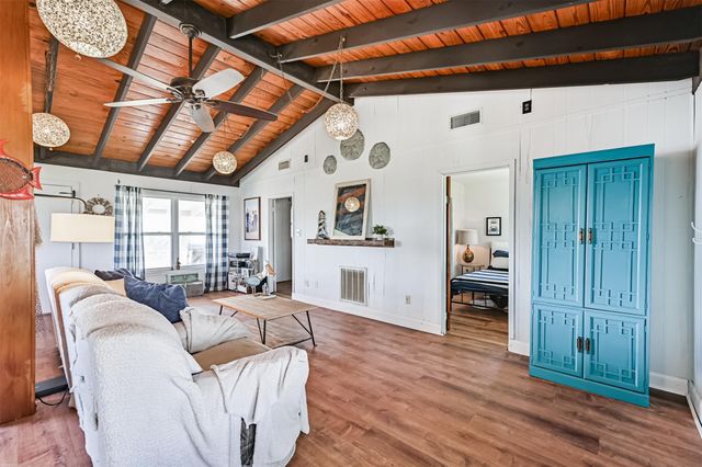 16519 Captain Kidd Road, Jamaica Beach, TX 77554