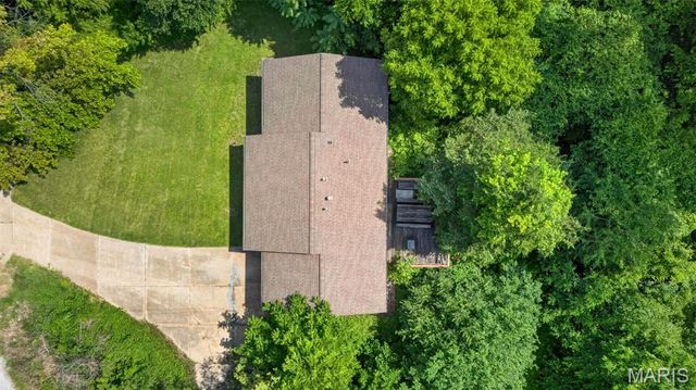 12 Edgewood Lane, Belleville, IL 62223