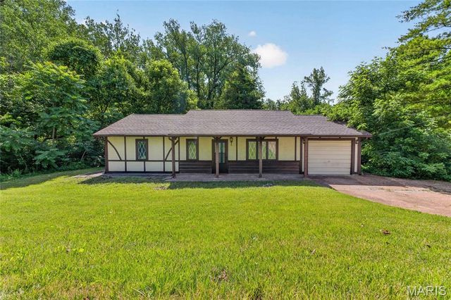 12 Edgewood Lane, Belleville, IL 62223