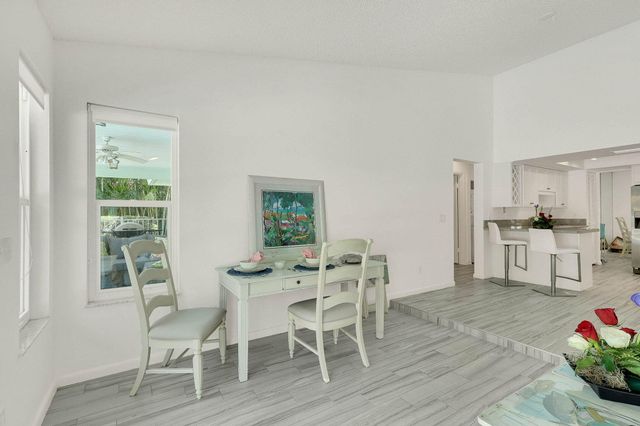 3824 SE FAIRWAY E, Stuart, FL 34997