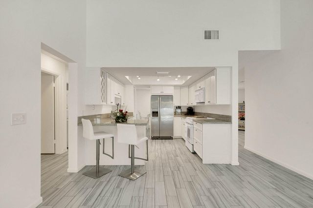 3824 SE FAIRWAY E, Stuart, FL 34997
