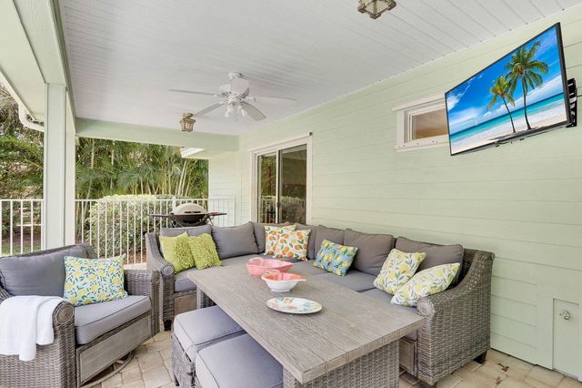 3824 SE FAIRWAY E, Stuart, FL 34997