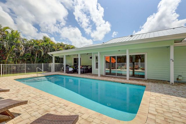 3824 SE FAIRWAY E, Stuart, FL 34997