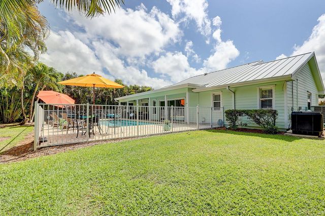 3824 SE FAIRWAY E, Stuart, FL 34997