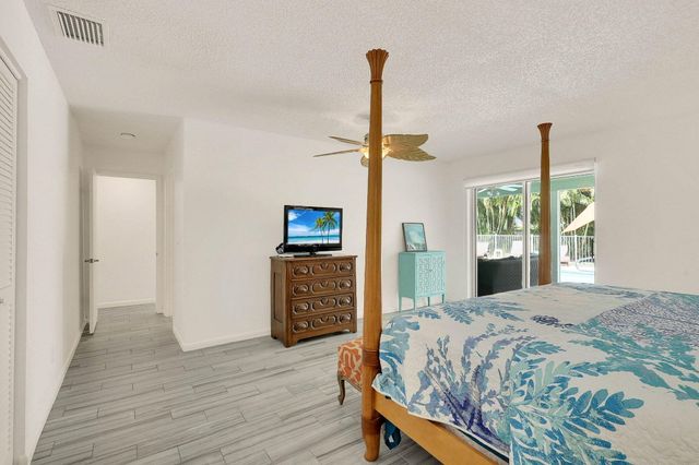 3824 SE FAIRWAY E, Stuart, FL 34997