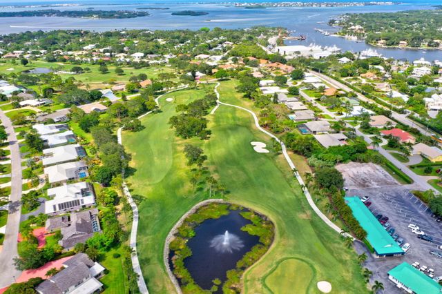 3824 SE FAIRWAY E, Stuart, FL 34997