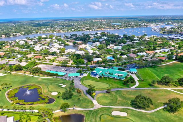 3824 SE FAIRWAY E, Stuart, FL 34997