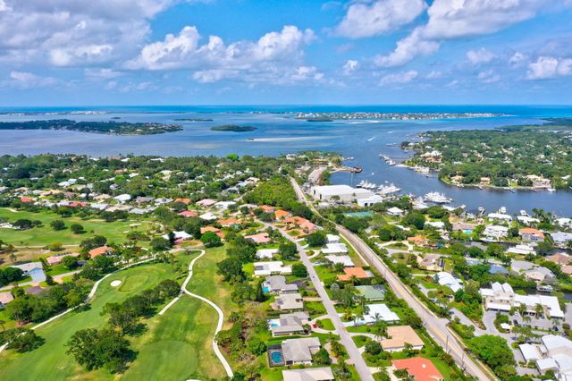3824 SE FAIRWAY E, Stuart, FL 34997