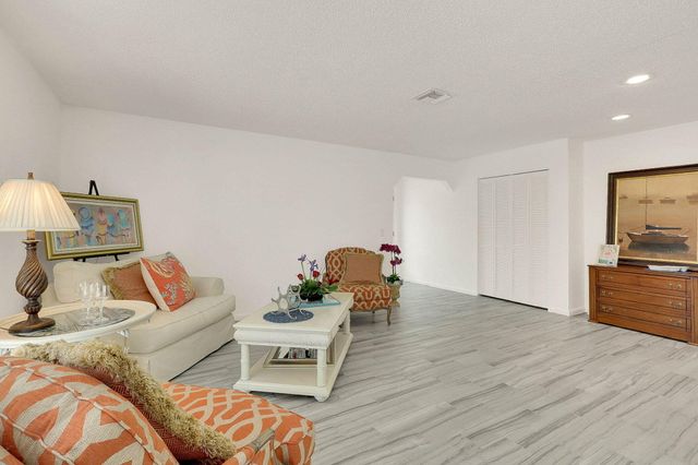 3824 SE FAIRWAY E, Stuart, FL 34997