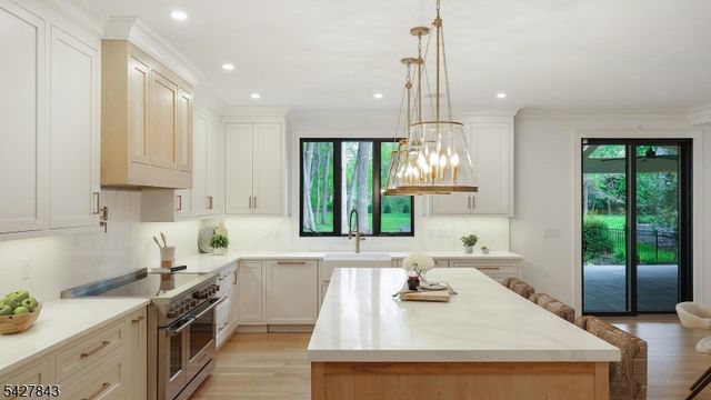 15 School Ave, Chatham Twp., NJ 07928