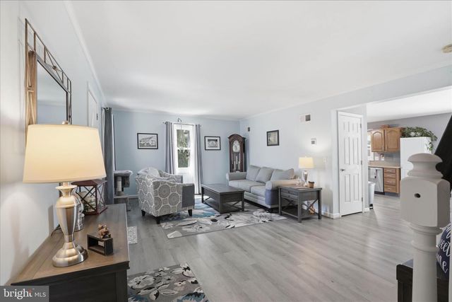 89 RED STONE CIR, Reinholds, PA 17569