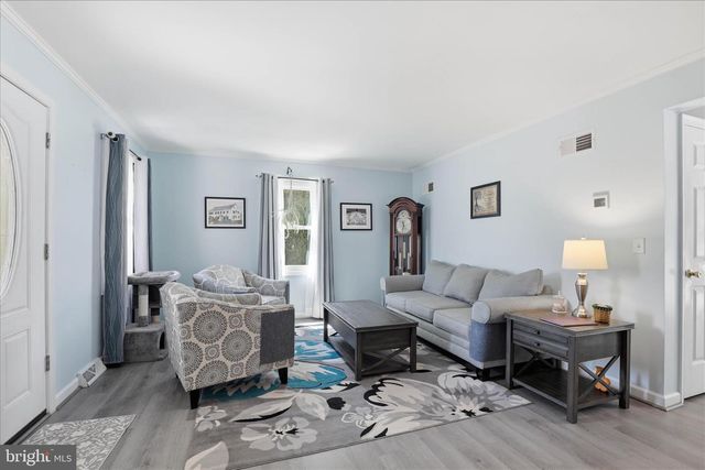 89 RED STONE CIR, Reinholds, PA 17569