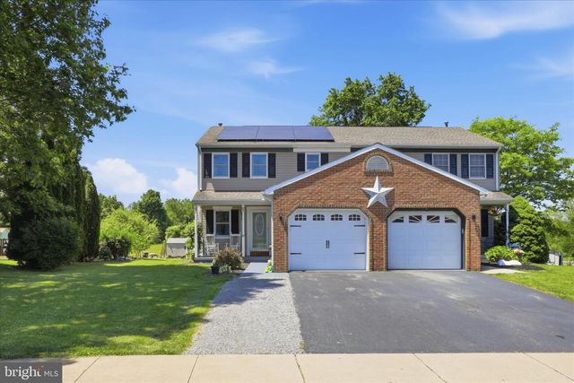 89 RED STONE CIR, Reinholds, PA 17569