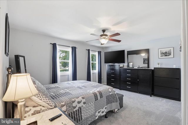89 RED STONE CIR, Reinholds, PA 17569