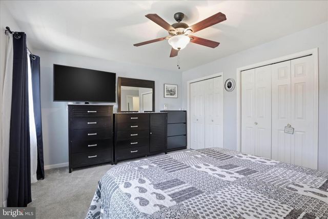 89 RED STONE CIR, Reinholds, PA 17569