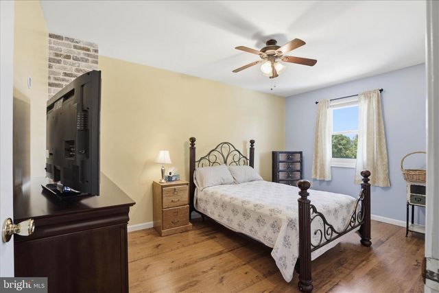 89 RED STONE CIR, Reinholds, PA 17569