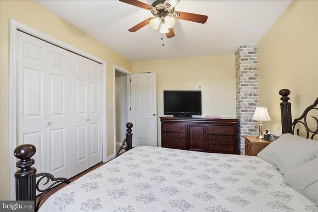 89 RED STONE CIR, Reinholds, PA 17569