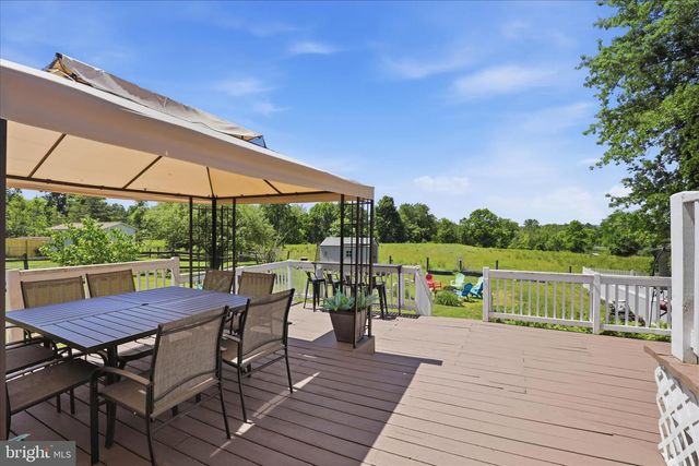 89 RED STONE CIR, Reinholds, PA 17569