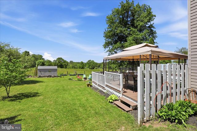 89 RED STONE CIR, Reinholds, PA 17569