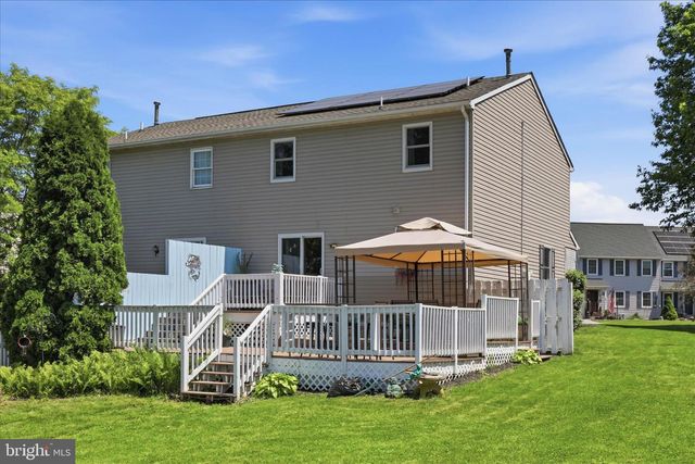 89 RED STONE CIR, Reinholds, PA 17569