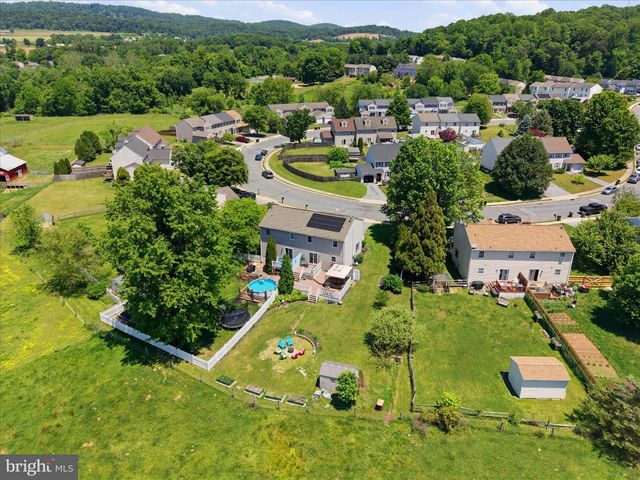 89 RED STONE CIR, Reinholds, PA 17569