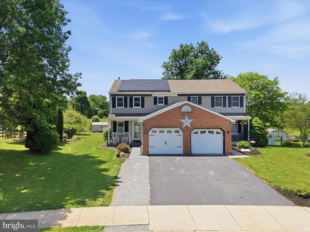 89 RED STONE CIR, Reinholds, PA 17569