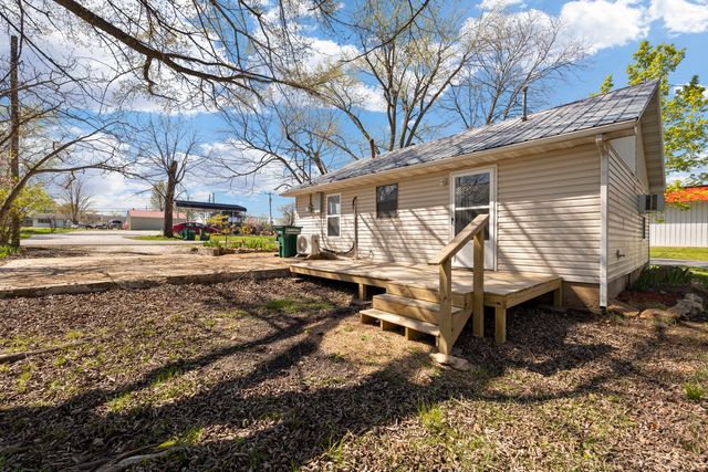 19060 4th Avenue, Wheatland, MO 65779